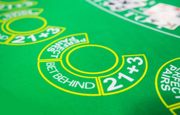 Blackjack Yan Bahis